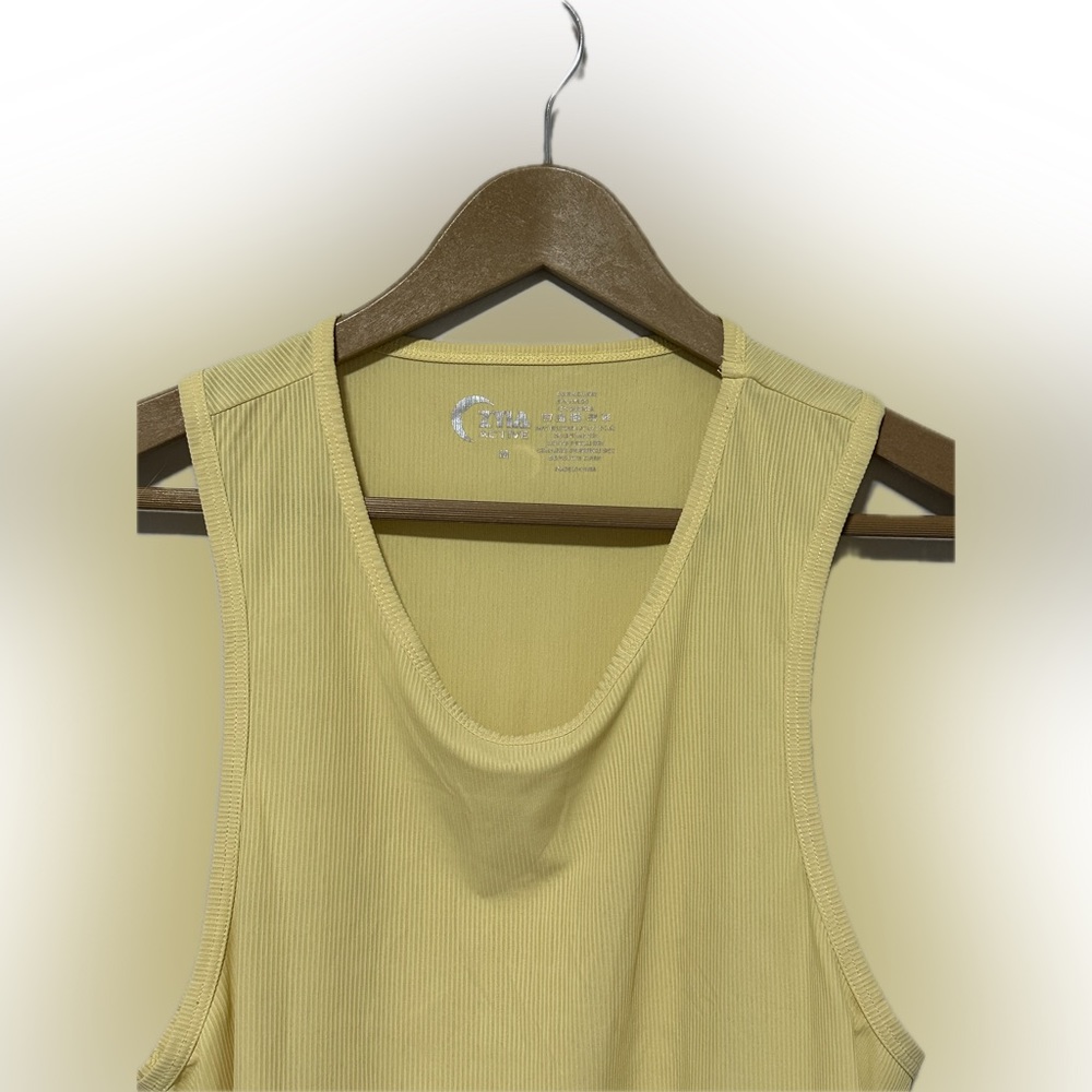 Zyia Active Yellow Ribbed Tank Top - Size Medium - Picture 4 of 8